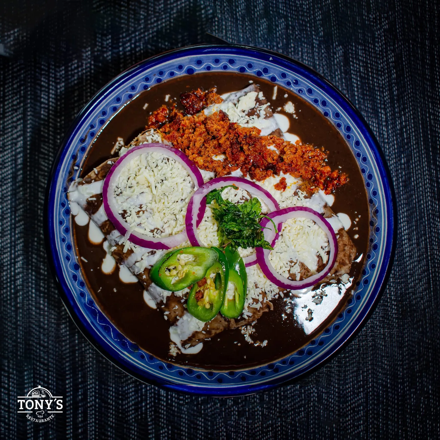 Enchiladas con mole